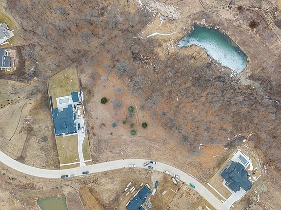 3rd image of 9647 Treehaven Dr