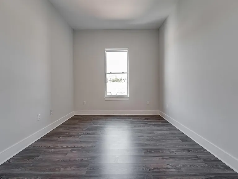 660 Grand St #313 — Photo 13