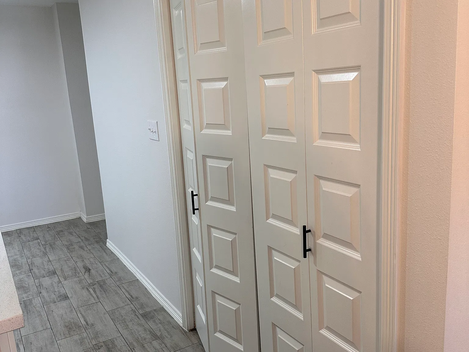 3 bed, 2434 sqft, $1,900 — Photo 3