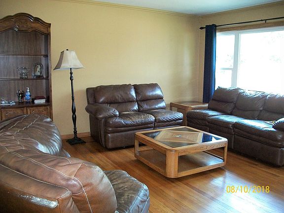5th image of 9036 Sproat Ave