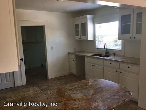 5th image of 1030 E Fountain Way