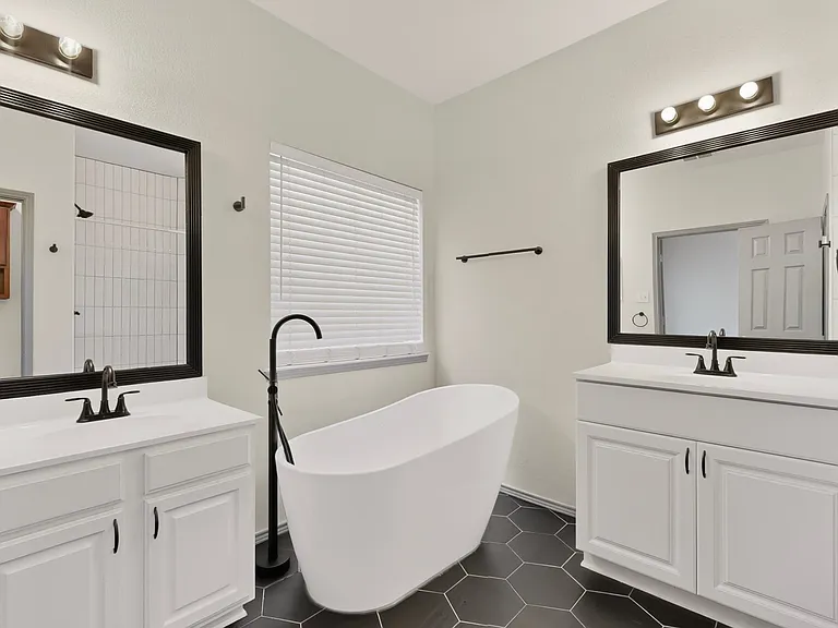 1409 Clear Creek Dr — Photo 5