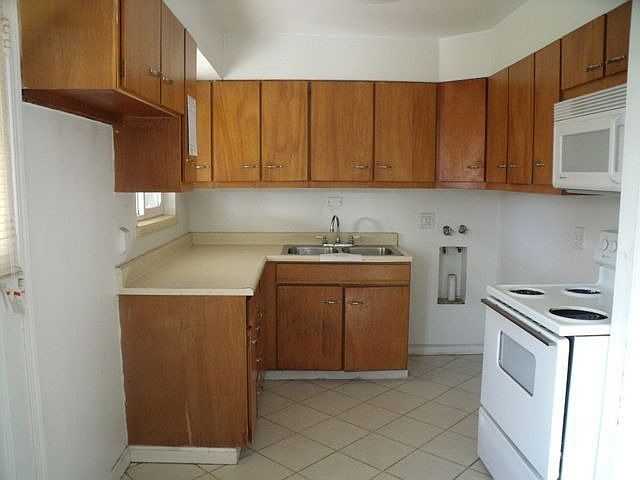 2nd image of 669 L St