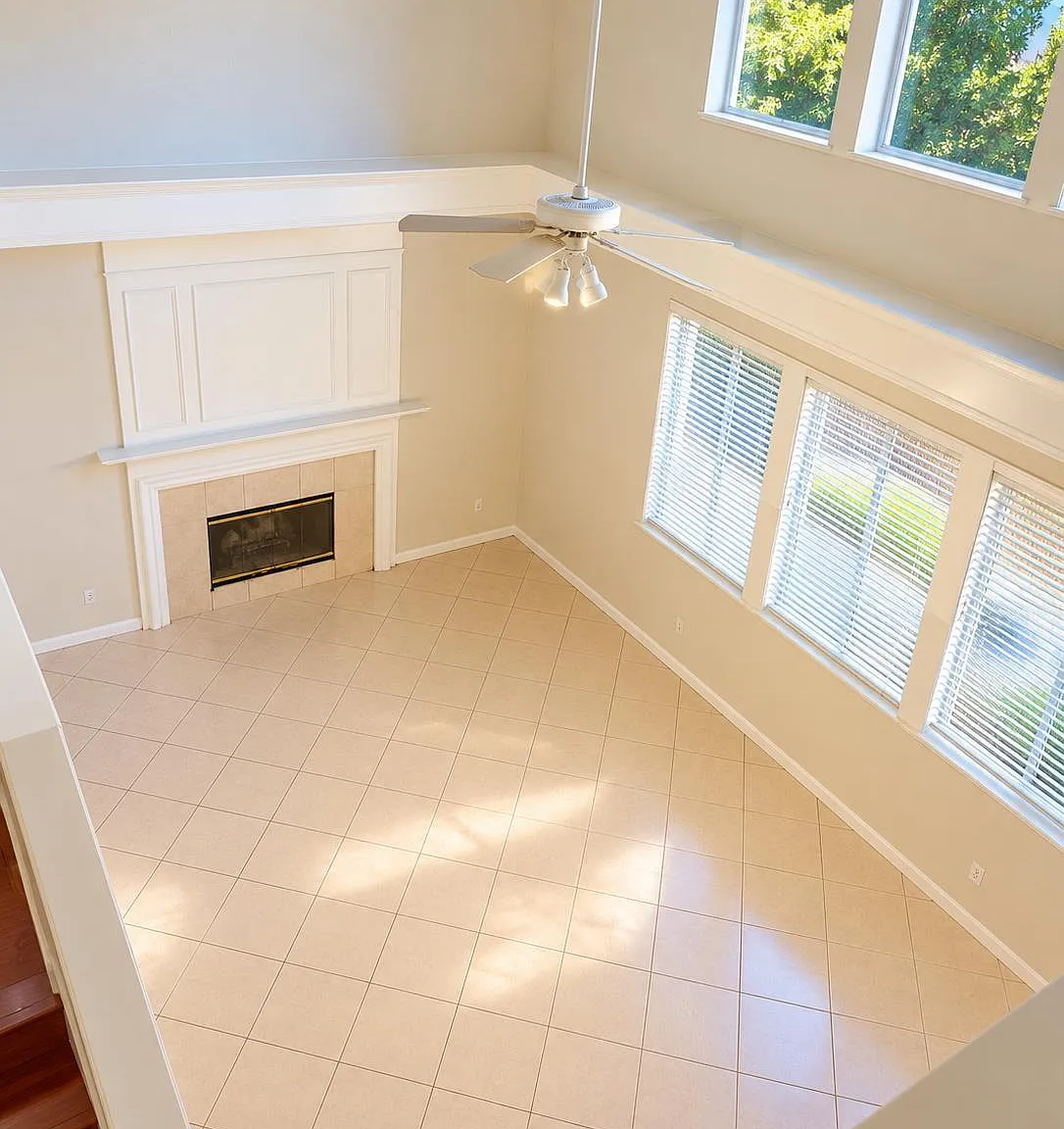 4 bed, 2.5 bath, 1870 sqft, $3,500 — Photo 3