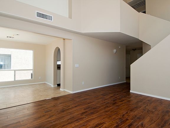 4th image of 3719 E Inverness Ave Unit 32