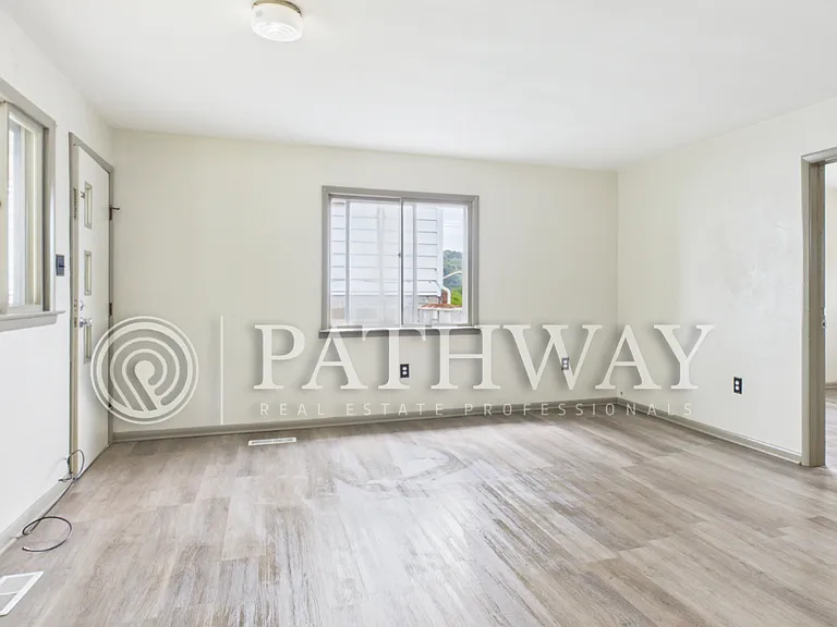 22199 Energy Hwy #2 — Photo 4