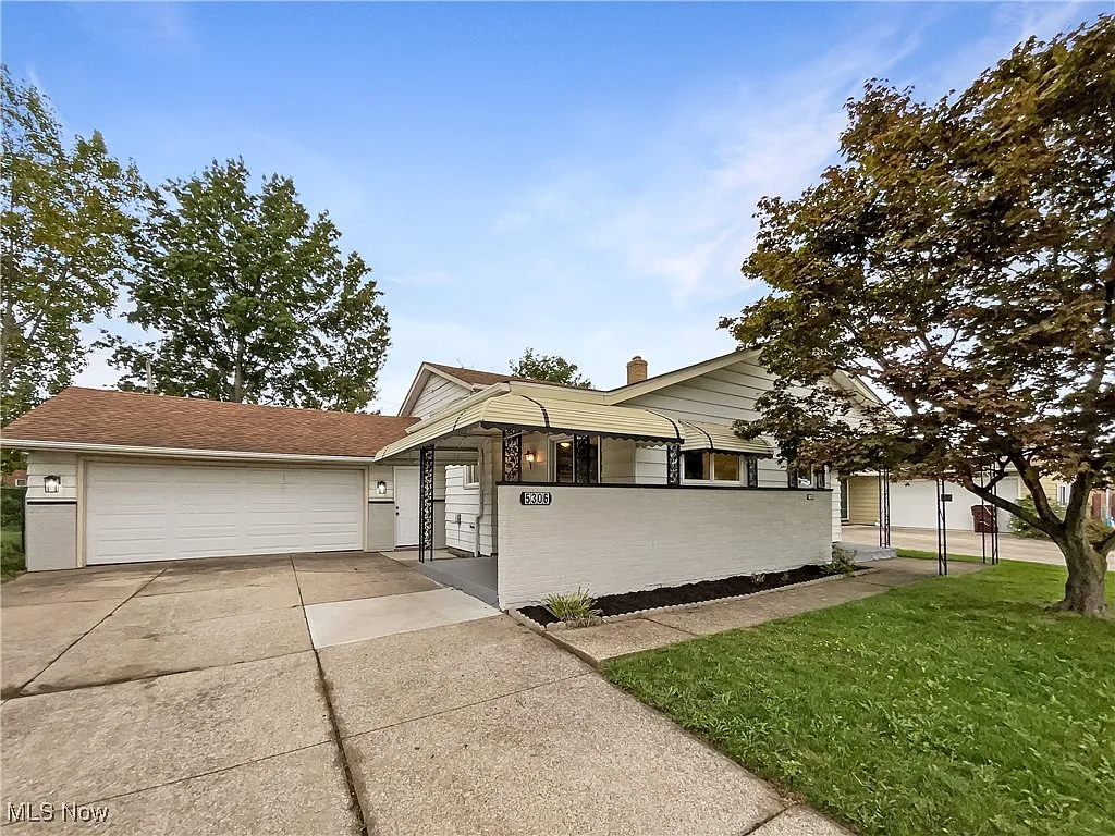 5306 Kenyon Dr photo 1