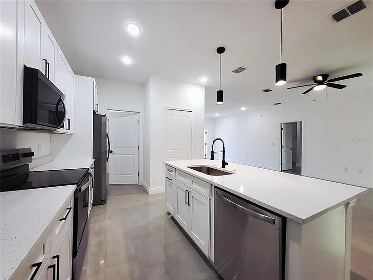 1620 Welland St SE #1620 — Photo 6