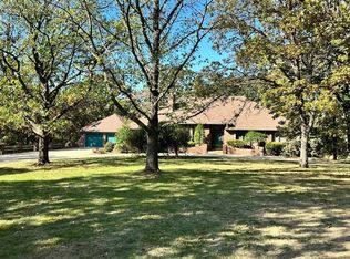 1556 N High St, El Dorado Springs, MO 64744