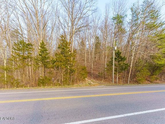 4th image of Douglas Dam Rd