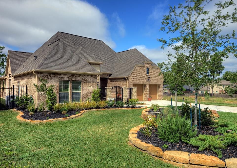 1st image of 111 Turnberry Ct