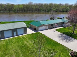 17 Meadow Ln, Prophetstown, IL 61277