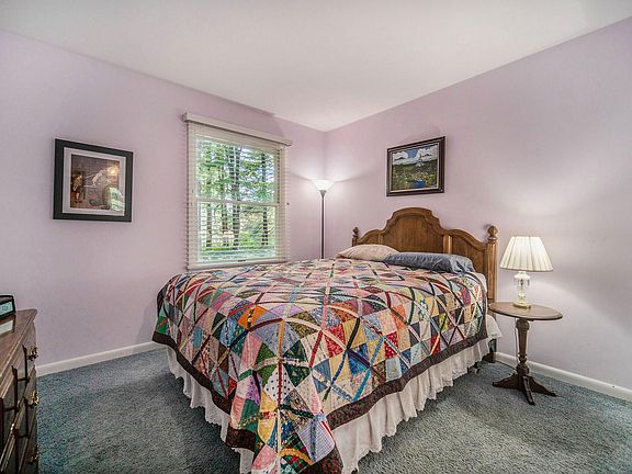 5th image of 330 Wood Hills Dr