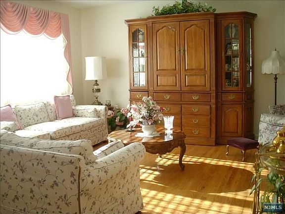 3rd image of 20-11 Hunter Pl #1X