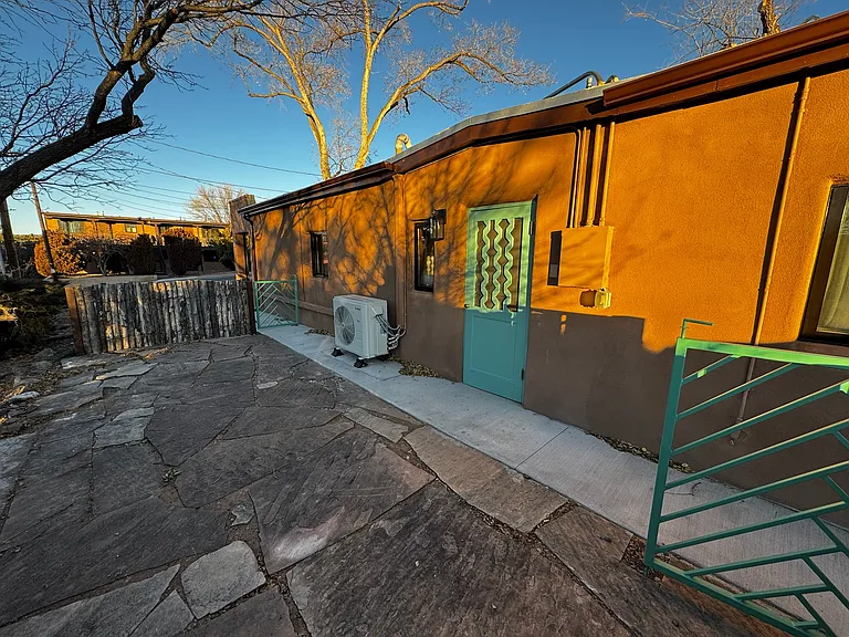 303 Artist Rd — Photo 4