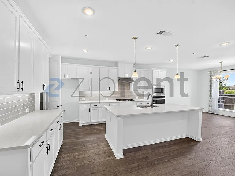 205 Somerset Dr — Photo 9