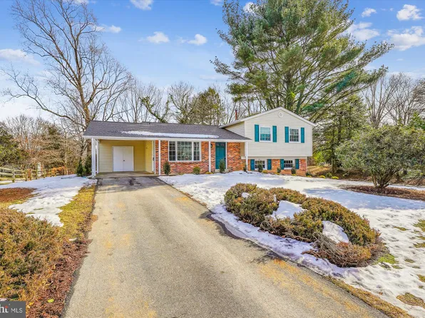 17545 Wheat Fall Dr, Rockville, MD 20855