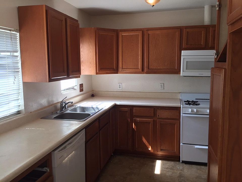 2nd image of 363 N Barry Dr