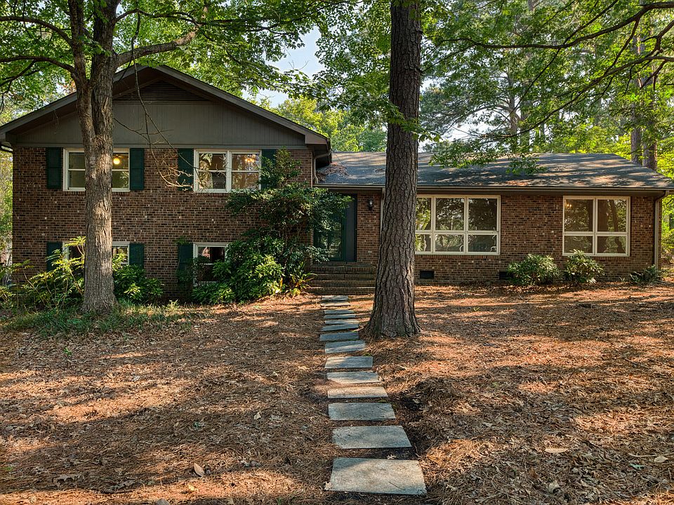 1st image of 4900 Larchmont Dr