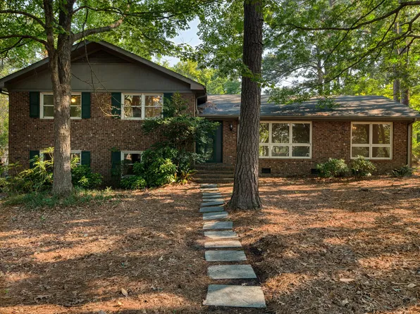 4900 Larchmont Dr, Raleigh, NC 27612