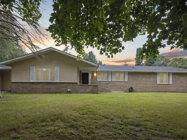 15225 Coon Hollow Rd, Three Rivers, MI 49093