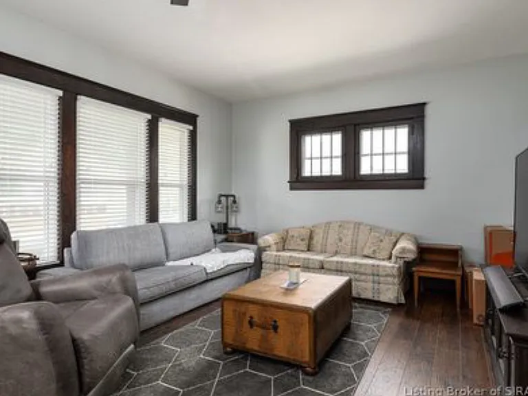 1728 E Spring St — Photo 5
