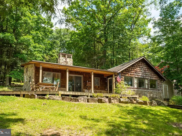 2127 Lake Shore Dr, Oakland, MD 21550