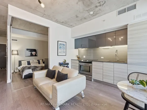 1190 Dundas St E #323, Toronto, ON M4M 0C5