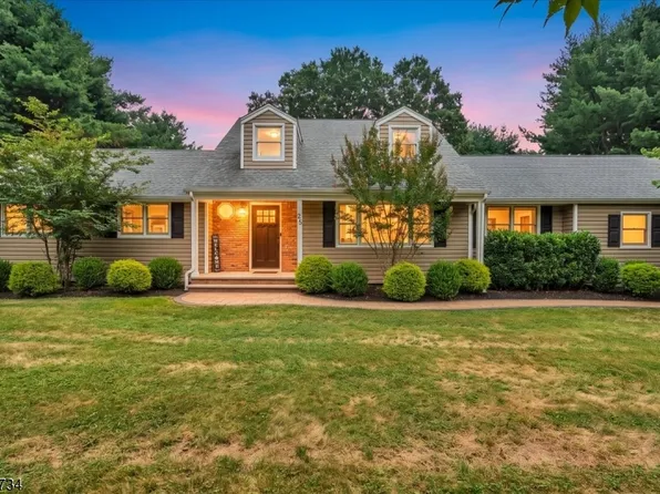25 Nedshire Dr, Middletown Twp., NJ 07748