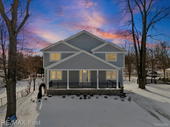700 Devillen Ave, Royal Oak, MI 48073