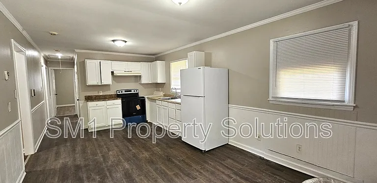 1702 Spry St — Photo 4