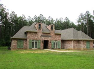1172 Dear Rd, Crystal Springs, MS 39059