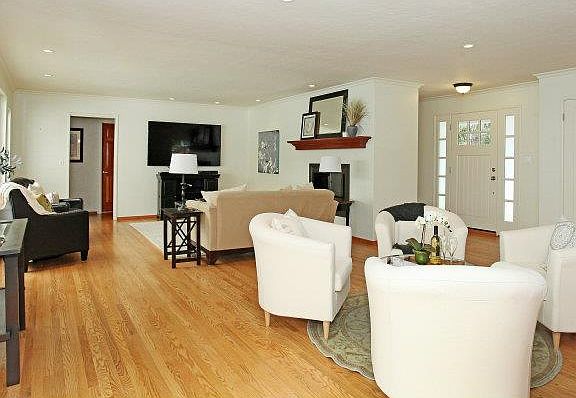2nd image of 307 Santa Clara Ave