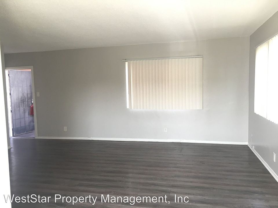 1st image of 112 E Buckthorn St APT 10