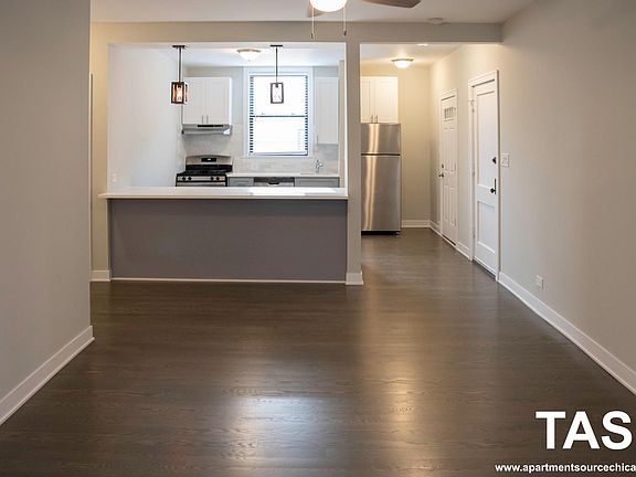 4th image of 3926 N Keeler Ave #1E
