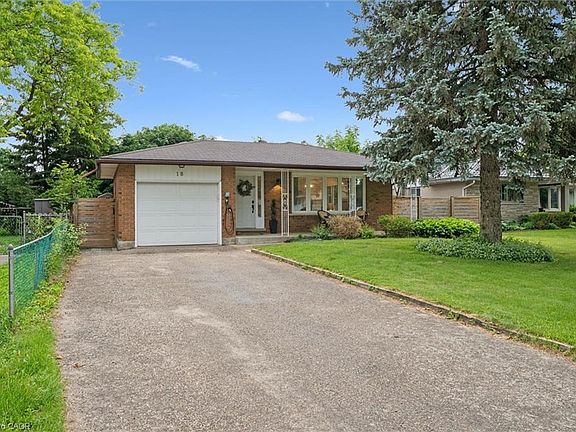 3rd image of 18 Jasper Ct
