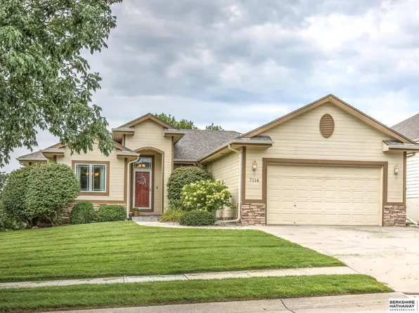 7114 N 146th St, Bennington, NE 68007
