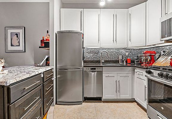 5th image of 270 1st St #1L