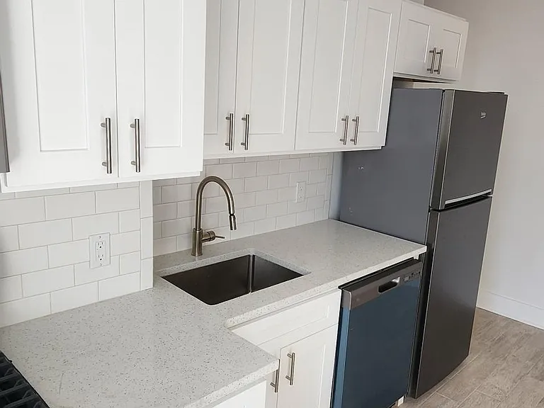 284 3rd St #5D — Photo 8