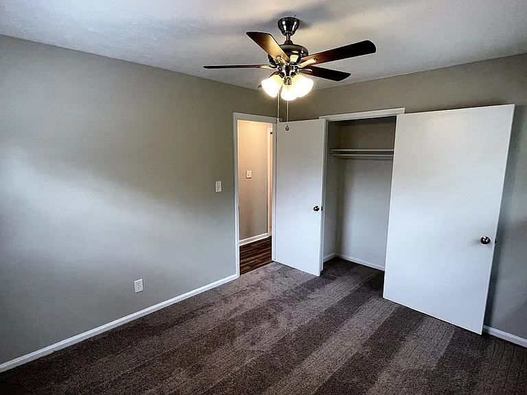 1095 Strathdon Ave — Photo 12