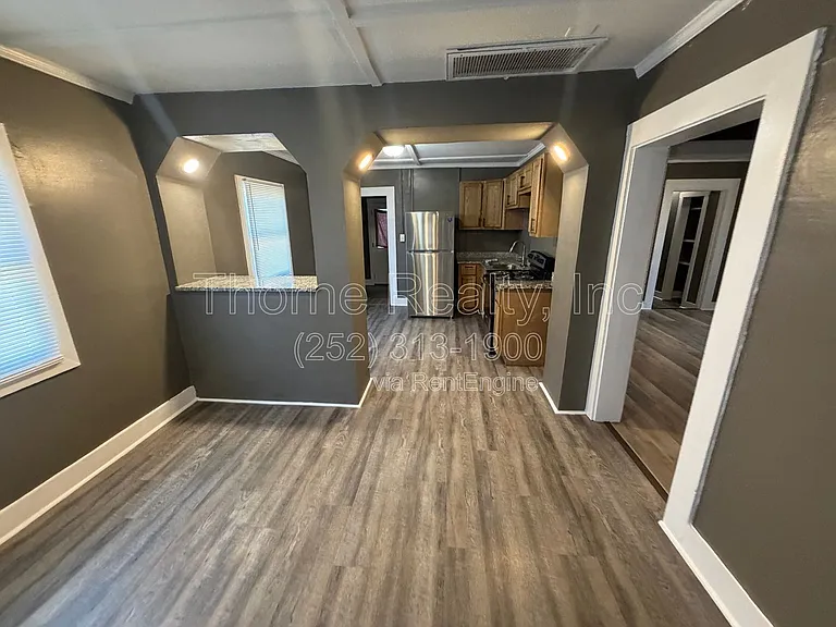 615 Manchester St SE — Photo 17