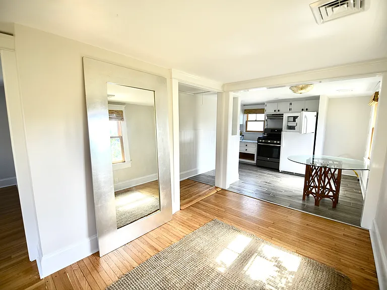 557 Lake Ave — Photo 46