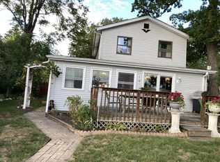 325 E Lane Ct, Round Lake Beach, IL 60073