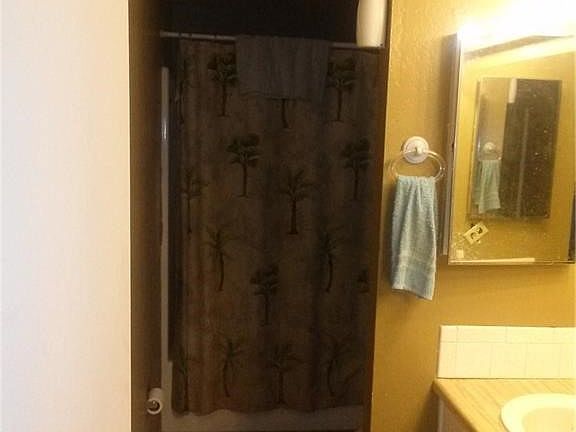 5th image of 21281 Park Ave