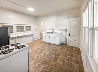 703 13th St APT 1, Modesto, CA 95354