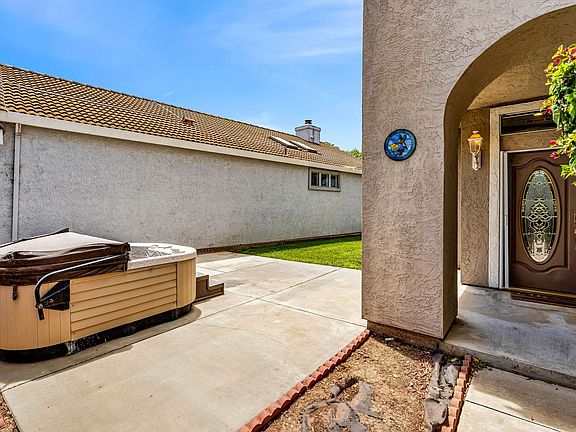 5th image of 2451 Cherry Hills Dr