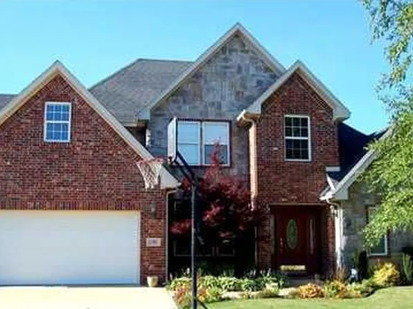 1703 W Cottonwood St, Rogers, AR 72758