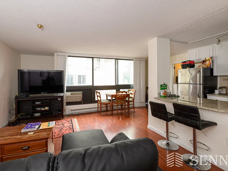 45 Trowbridge St #4C — Photo 1
