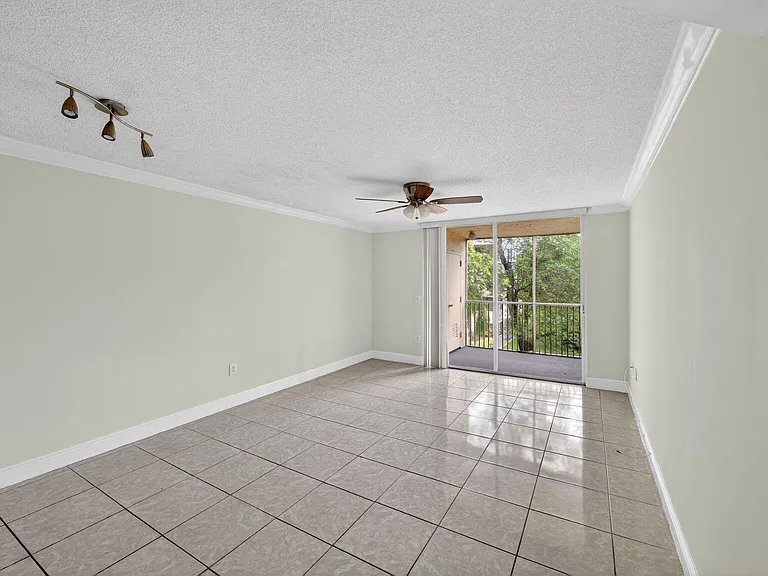8363 Lake Dr #308 — Photo 3