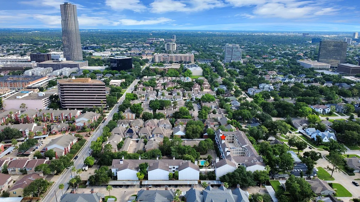 Building Photo - 2333 Bering Dr #337